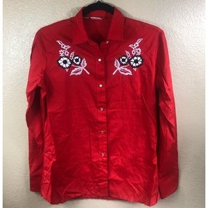 Women’s Ely red western shirt with embroidered flowers!